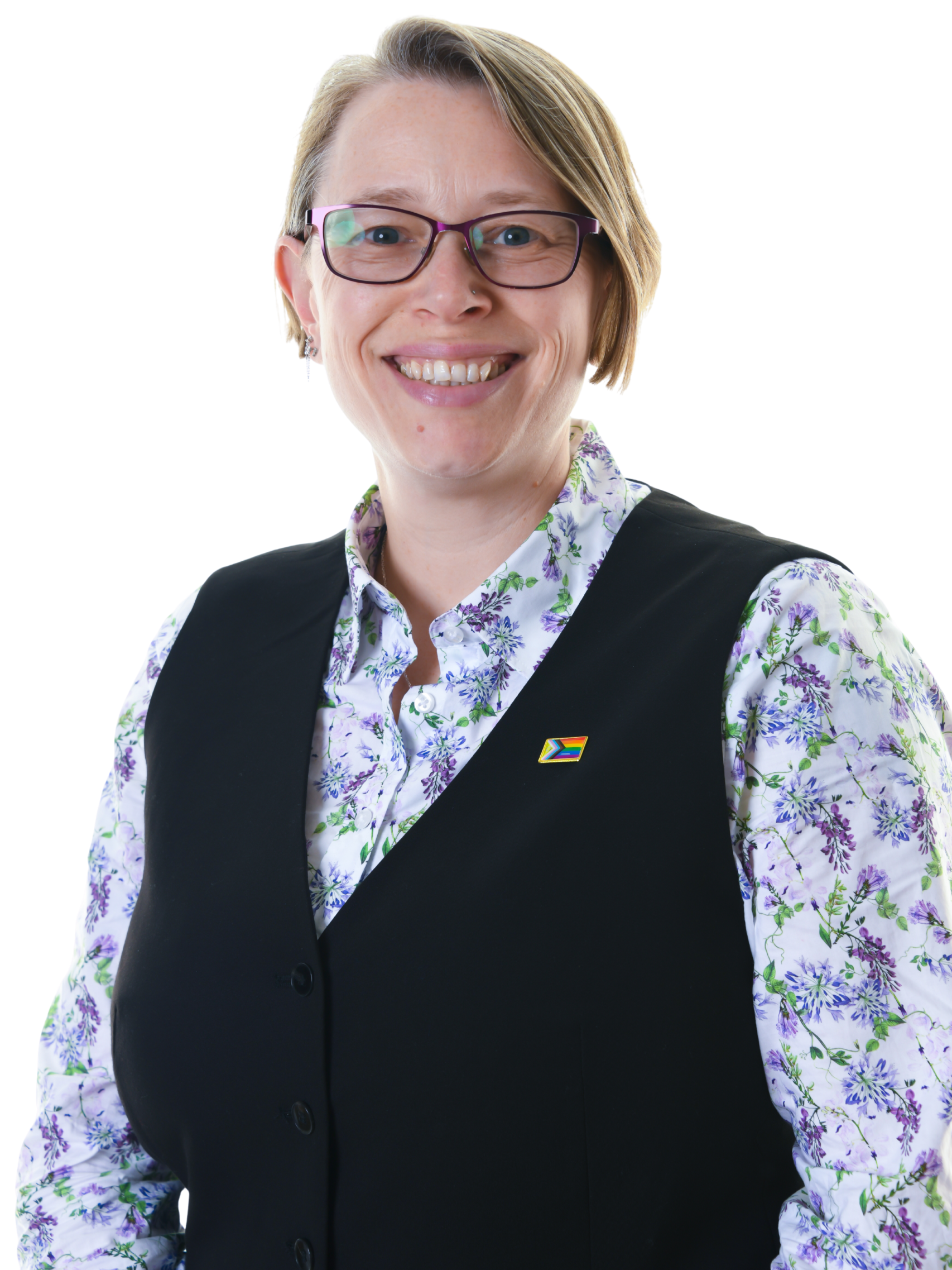 Rae Dillon standing
